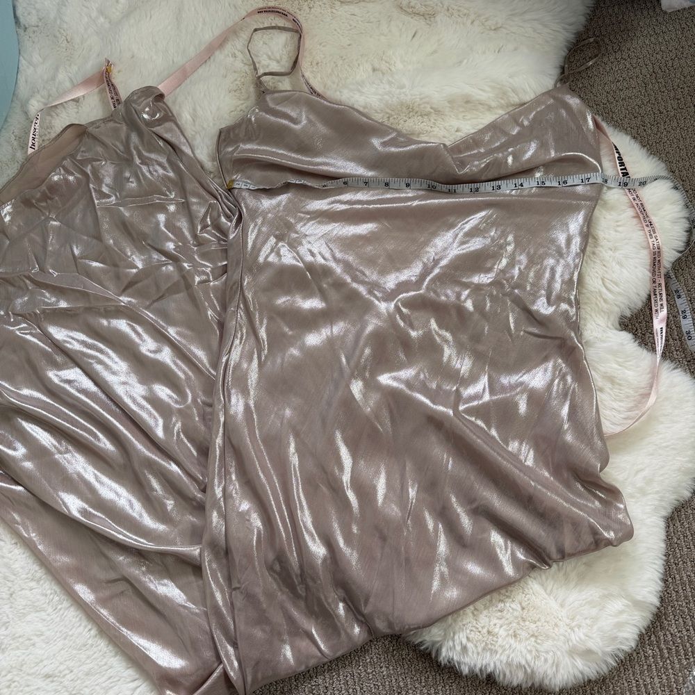 House of CB Elegant Satin Low Back Shimmer Maxi Dress L - Champagne - Picture 4 of 7